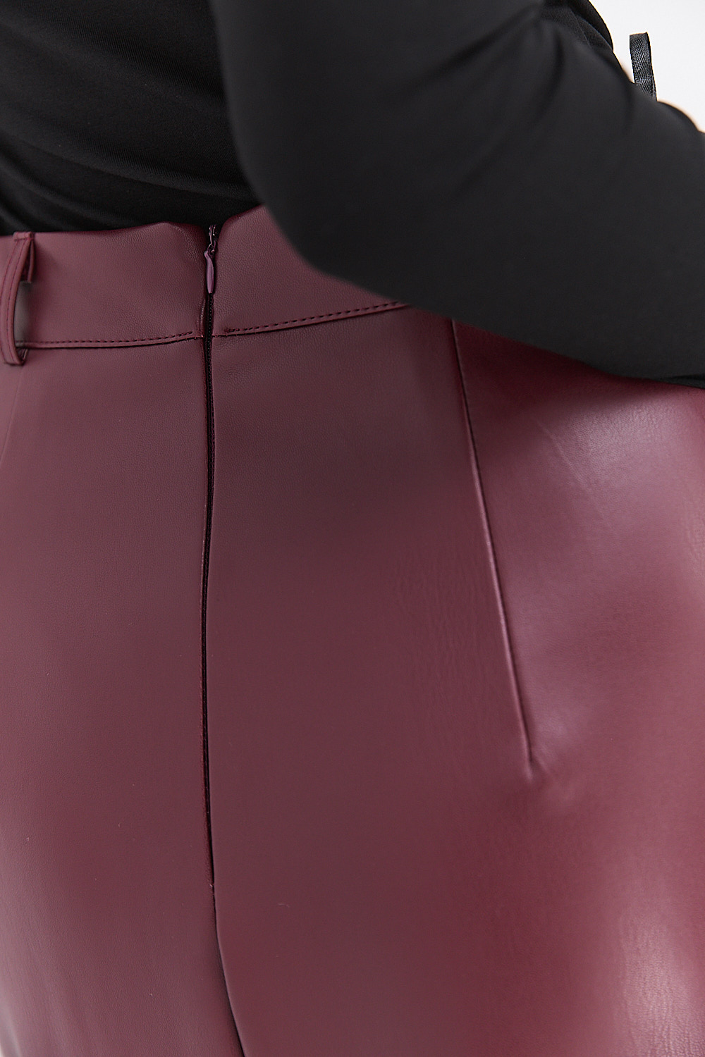 Довга спідниця-олівець з екошкіри бордового кольору