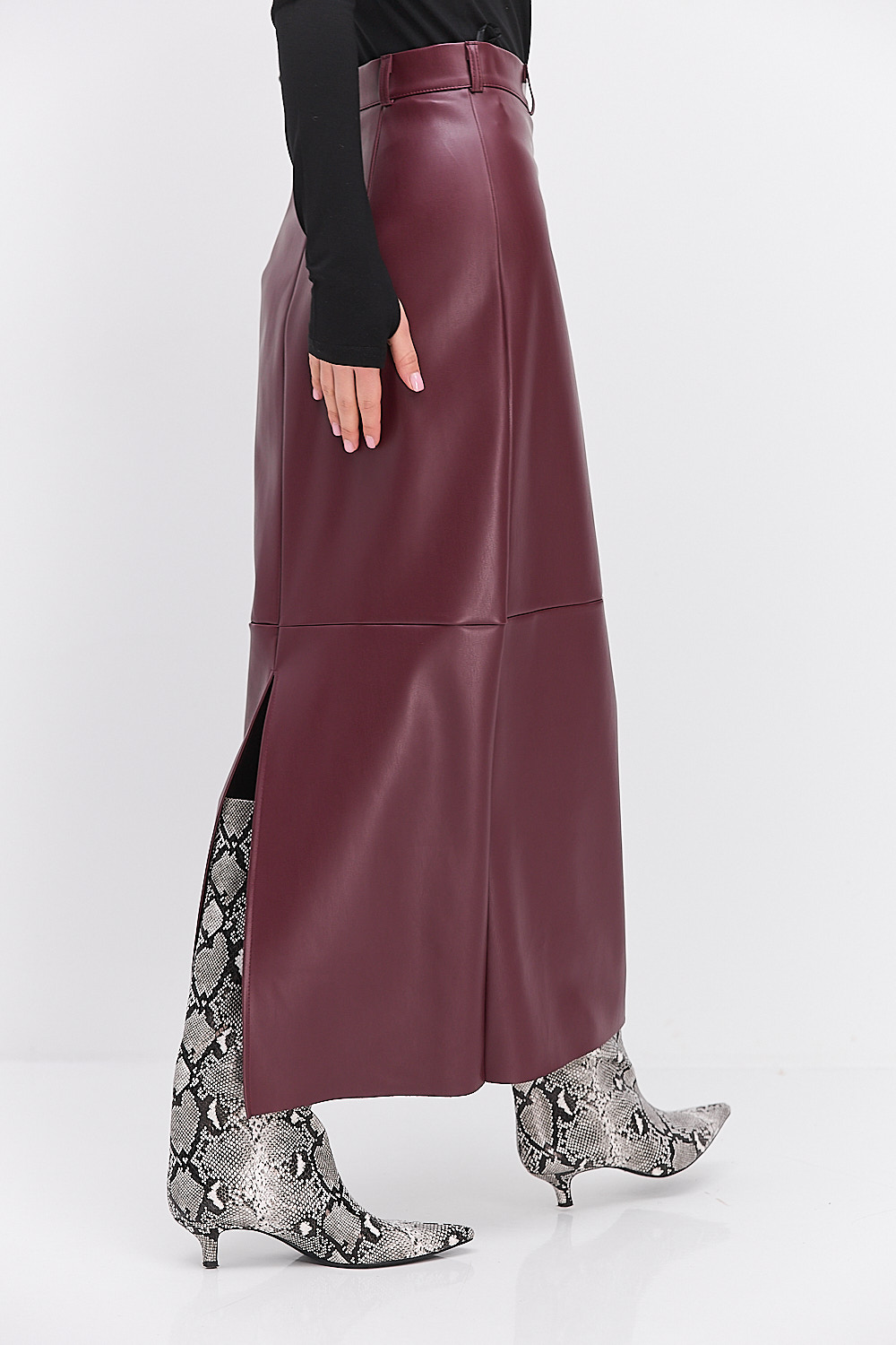 Довга спідниця-олівець з екошкіри бордового кольору
