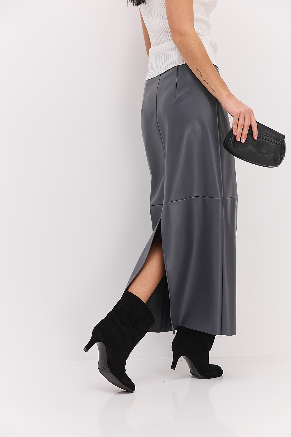 Довга спідниця-олівець з екошкіри сірого кольору