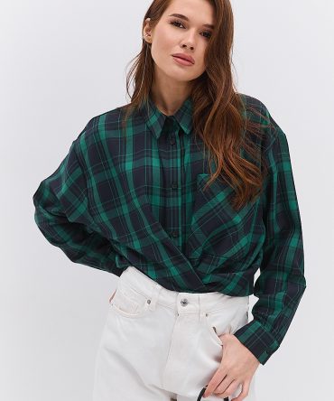 Жіноча картата сорочка зелена з кишенею на грудях