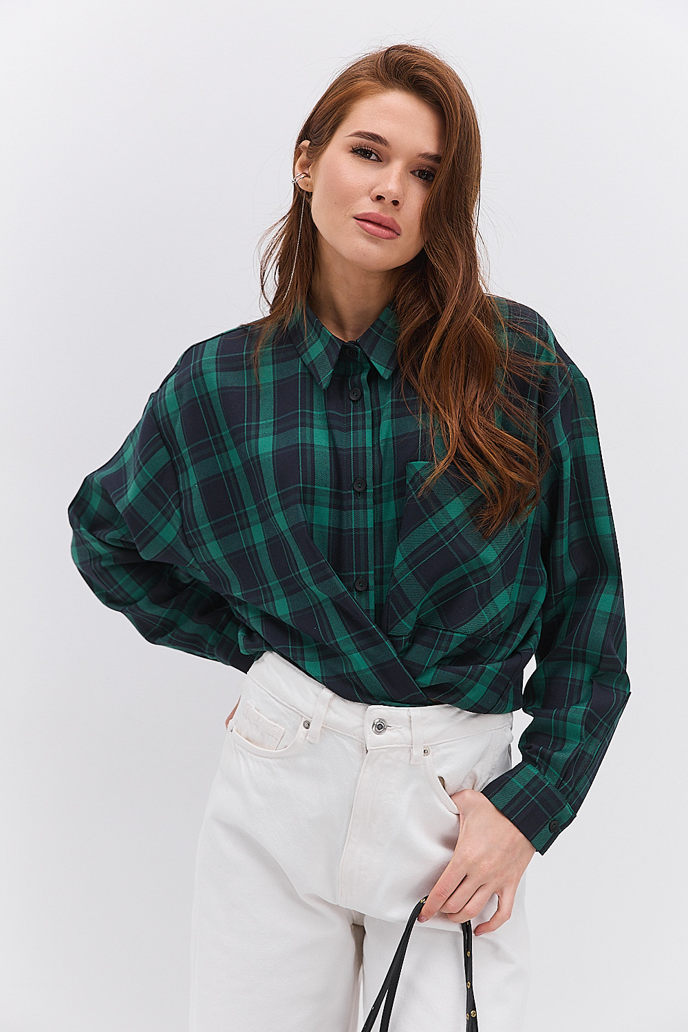 Жіноча картата сорочка зелена з кишенею на грудях