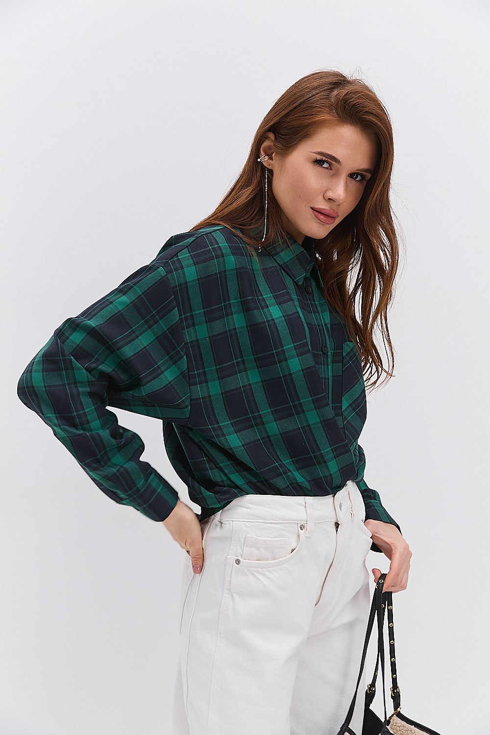 Жіноча картата сорочка зелена з кишенею на грудях