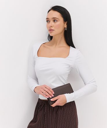 Жіночий лонгслів білий з квадратною горловиною