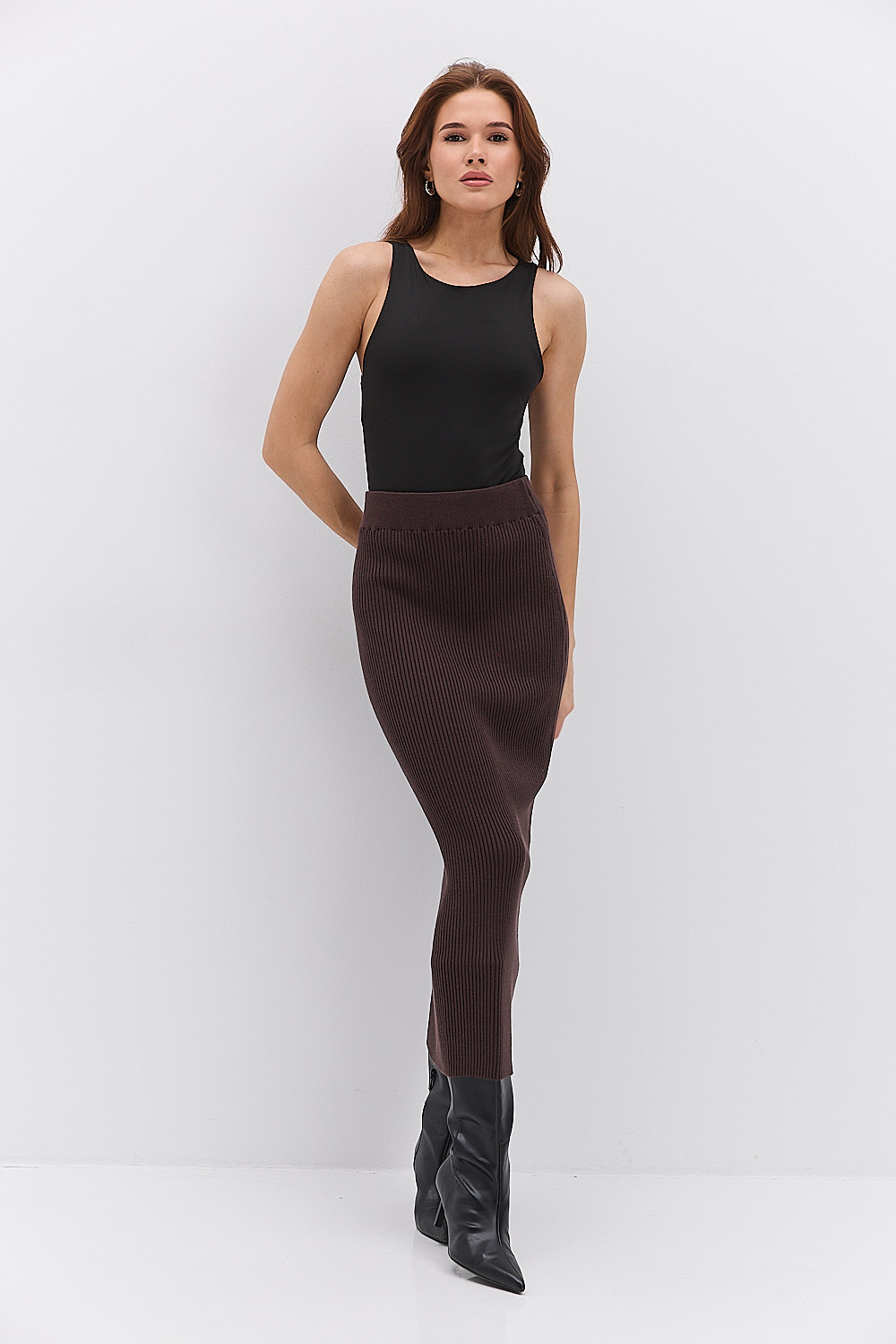 Жіноче боді без рукавів чорне