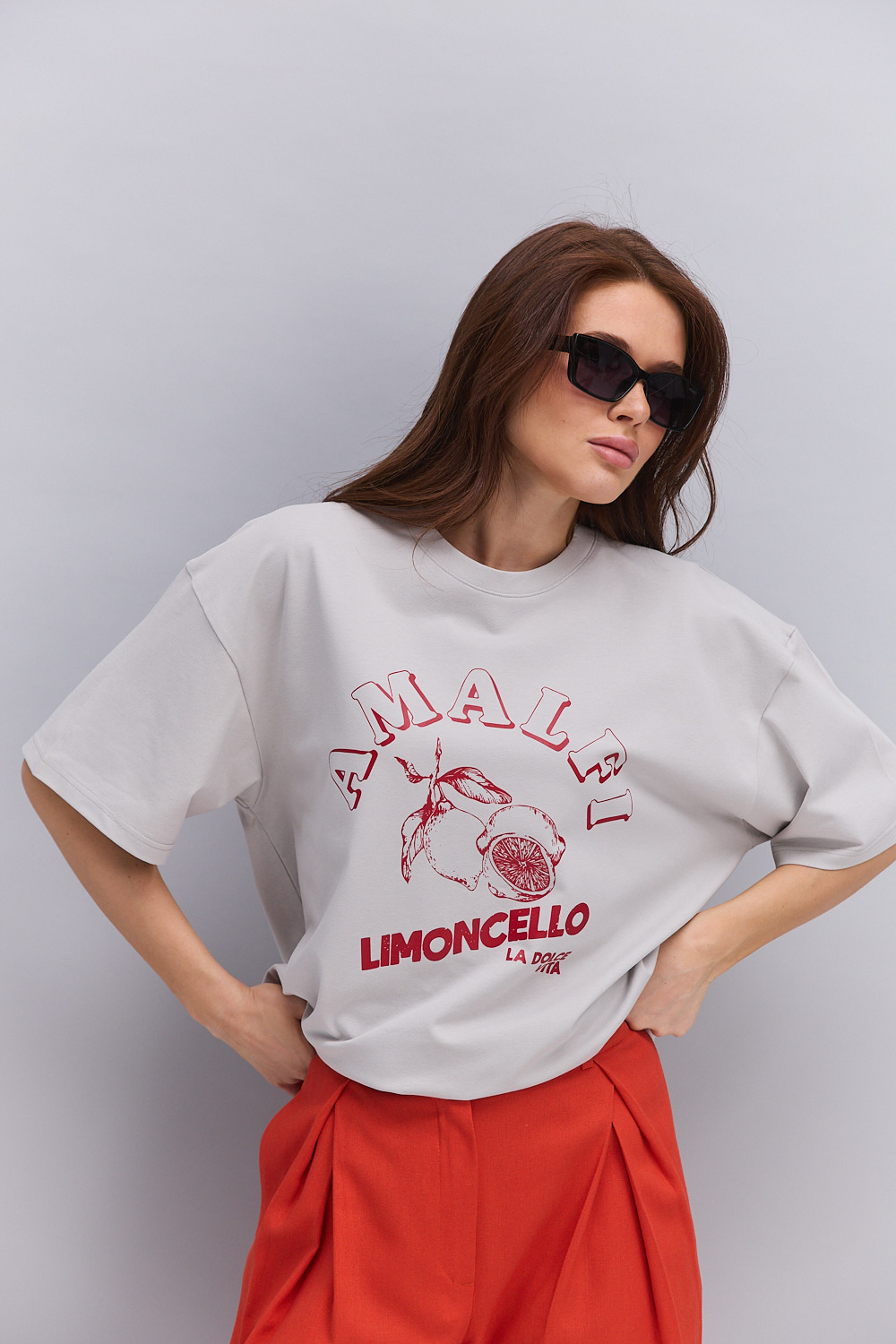 Жіноча футболка сіра з червоним принтом AMALFI Limoncello