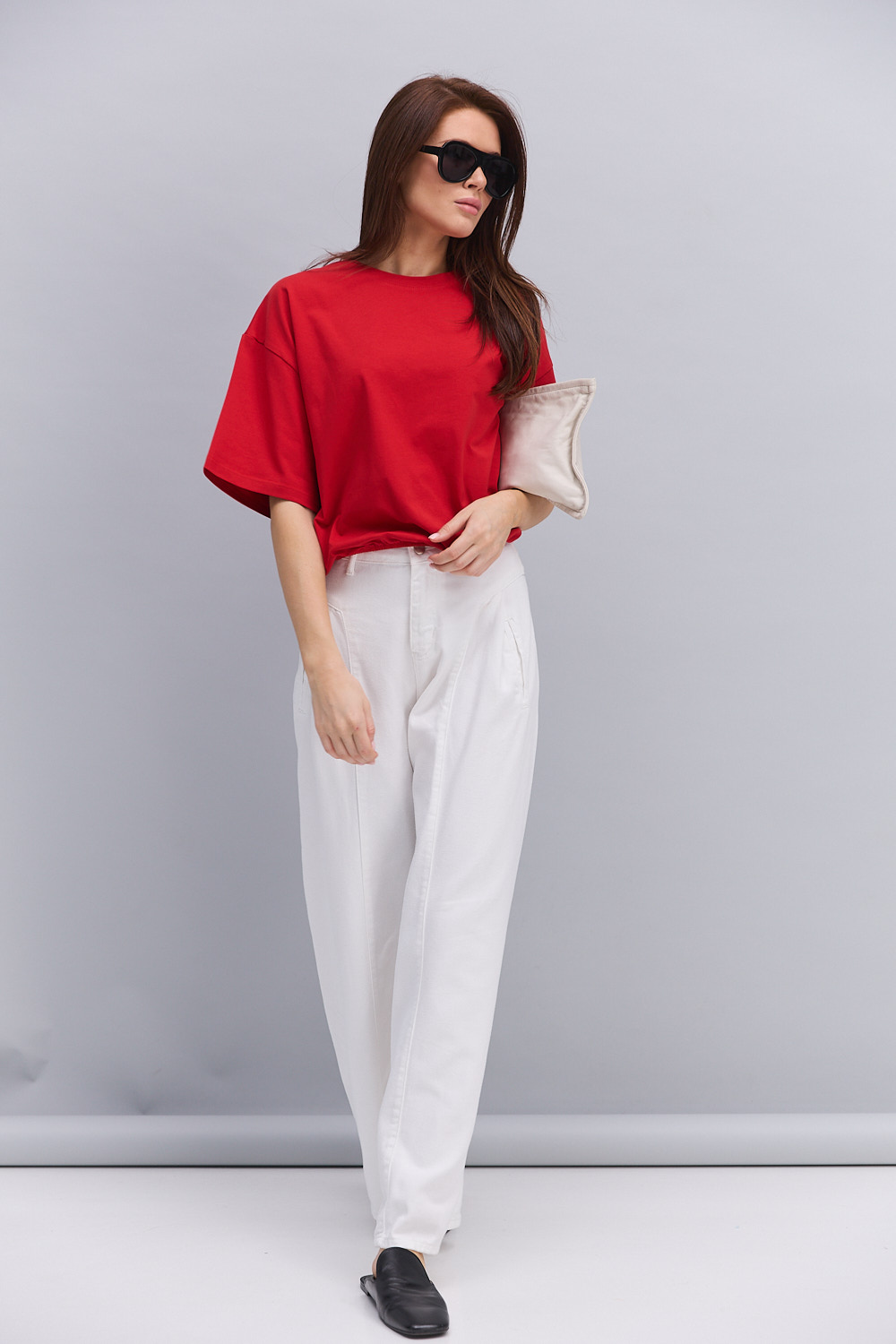 Жіноча oversize футболка червона з гумкою внизу