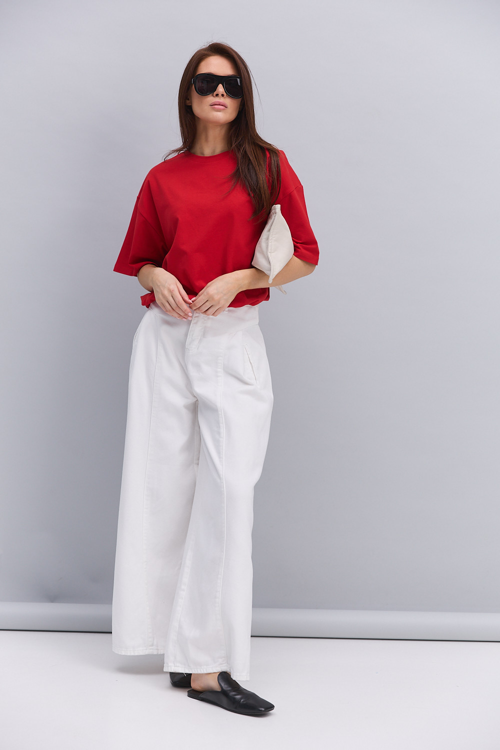 Жіноча oversize футболка червона з гумкою внизу