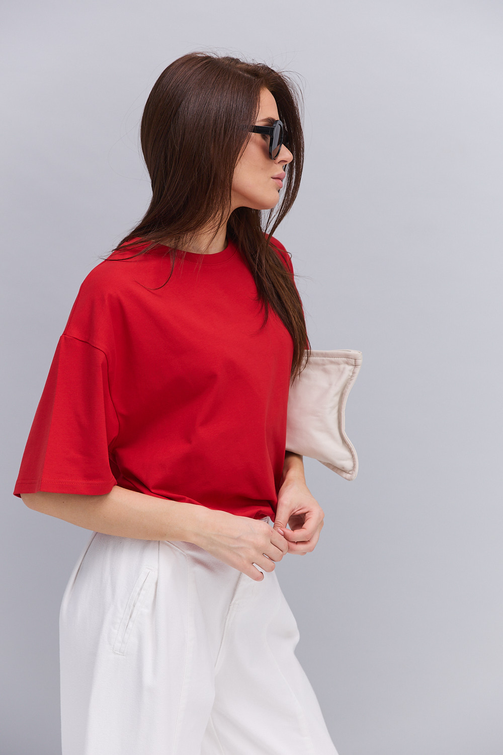 Жіноча oversize футболка червона з гумкою внизу